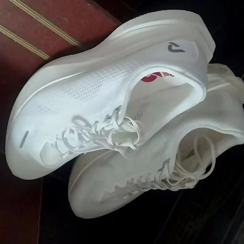 2026 New Luxury Mans Running S - Outdoor Sport Flooring 评论和价格